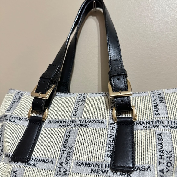 Samantha Thavasa New York Hand Bag - Picture 4 of 11
